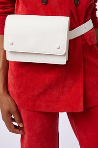 Kara Outfit White Bag